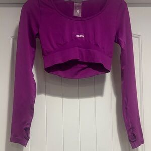 BO+Tee Women's Long Sleeve  Activewear Top Size M.